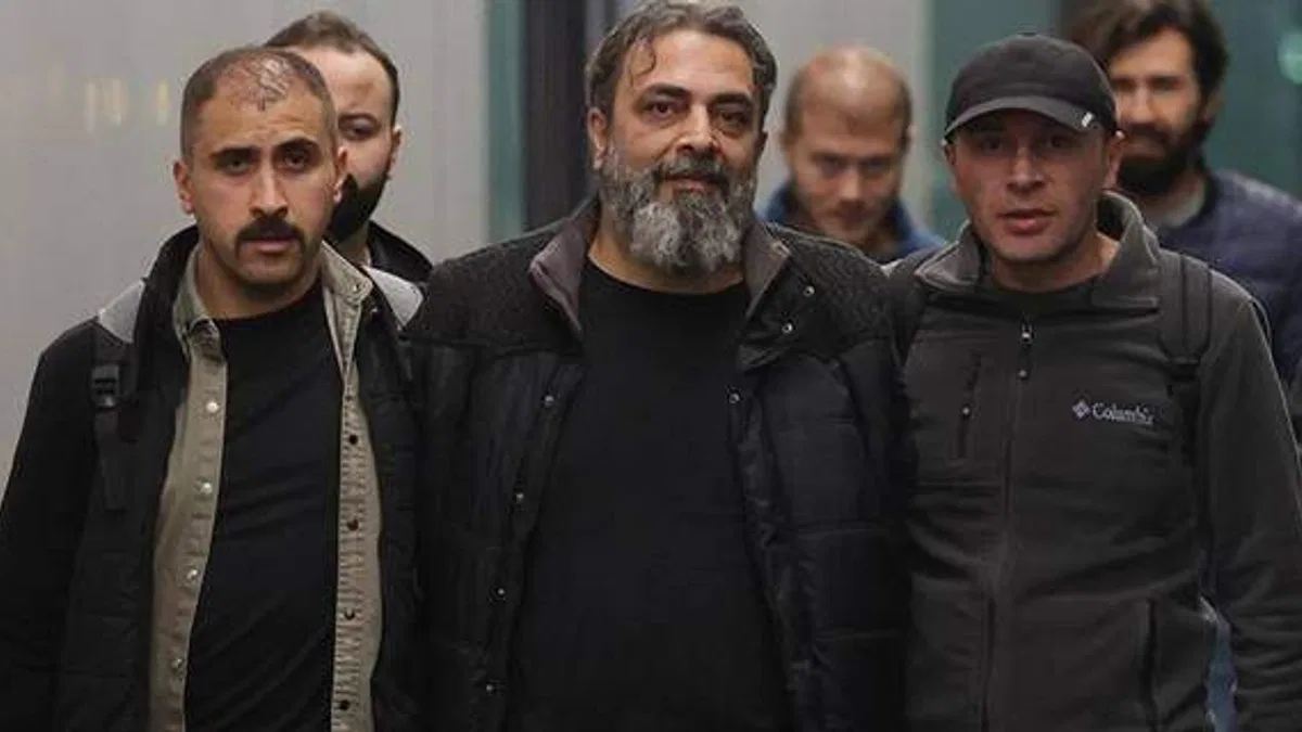 Kırmızı bültenle aranırken Arnavutluk'ta yakalanan Salih Akkurt Türkiye'ye getirildi