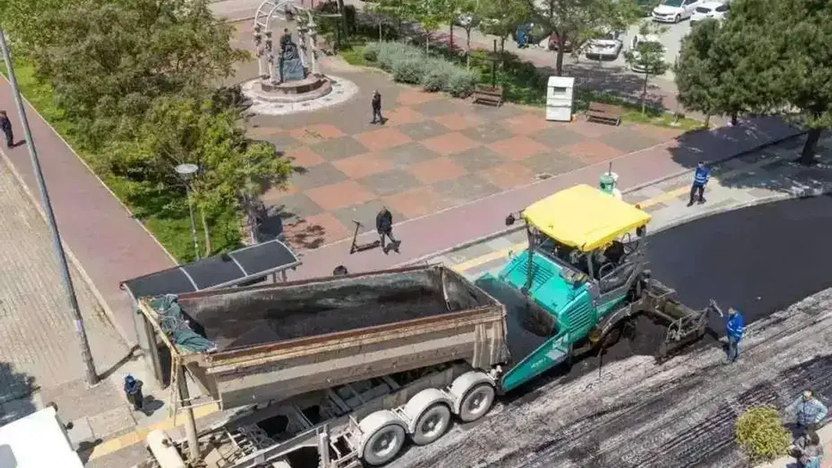 İzmir'de Girne Bulvarı yenileniyor