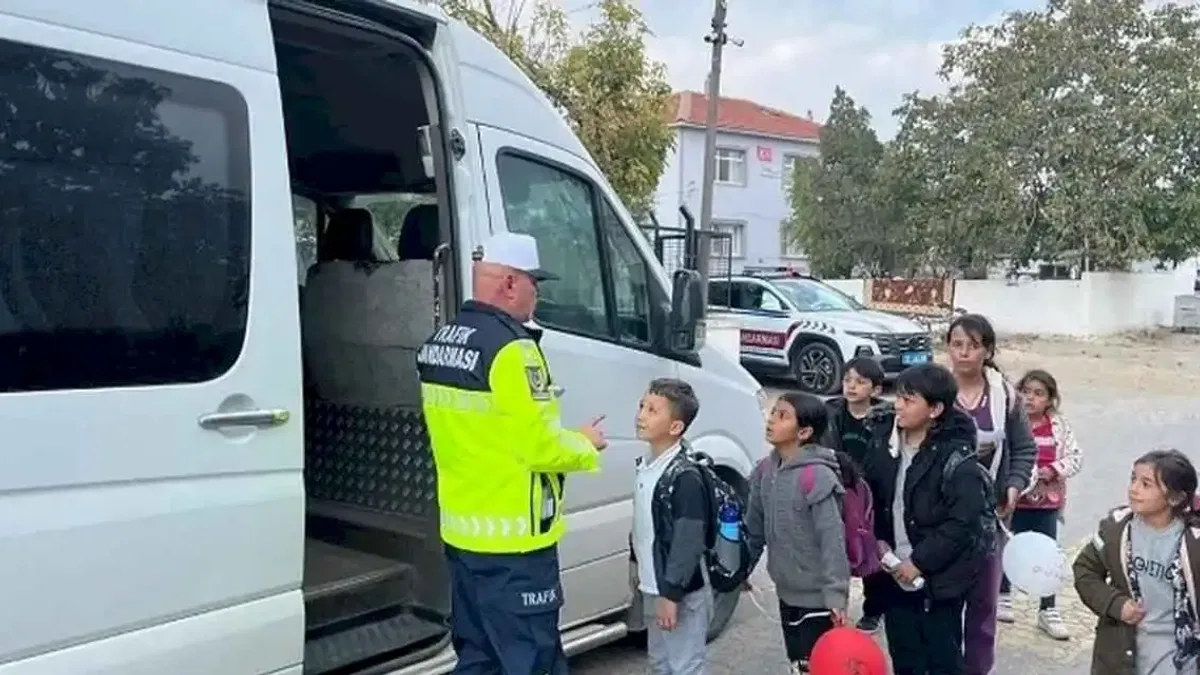 Edirne'de okul servis araçları titizlikle denetleniyor