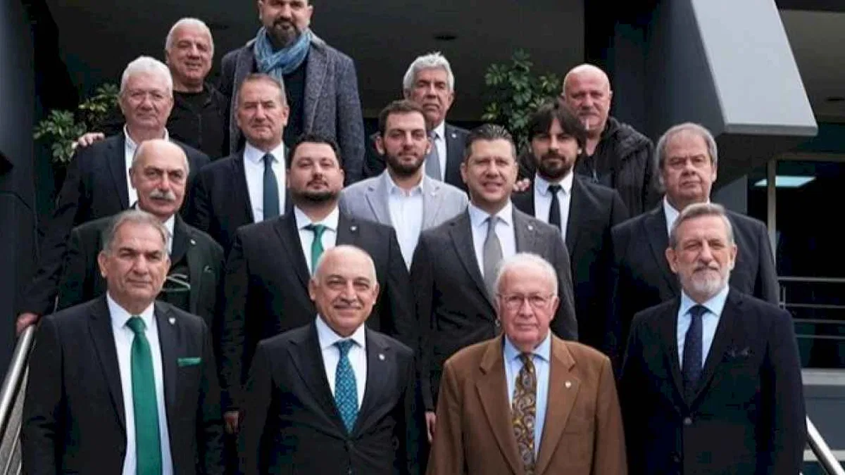 Mehmet Büyükekşi ve İbrahim Burkay'dan Bursaspor'a ziyaret