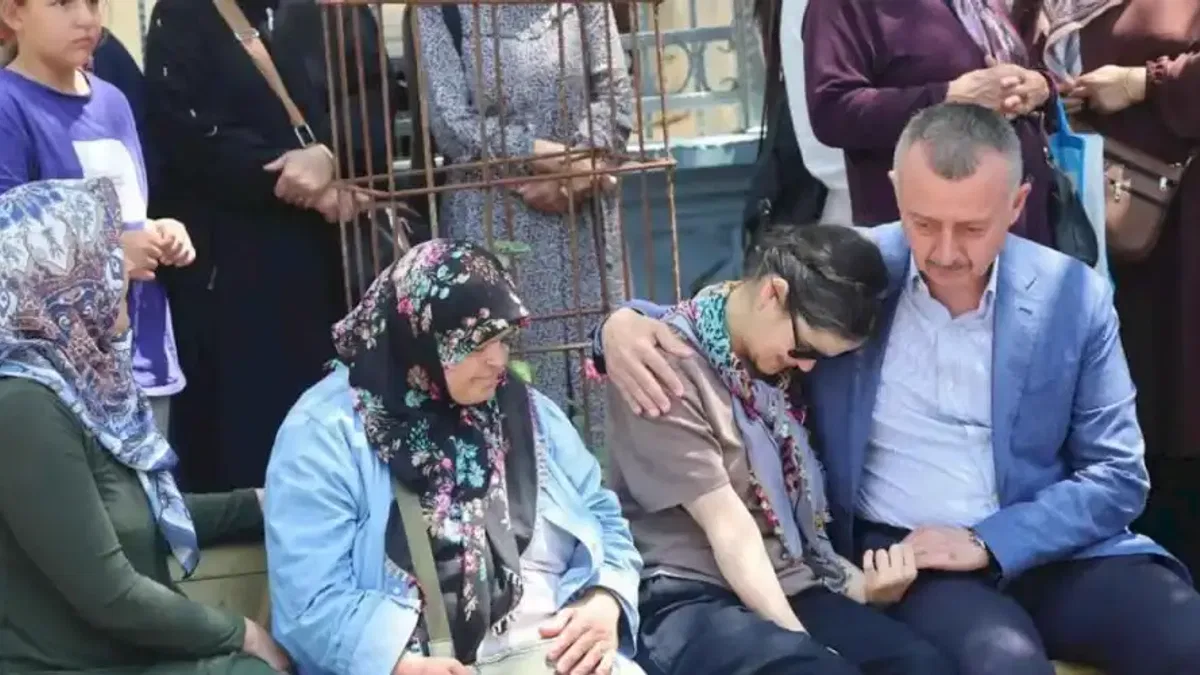 Kocaeli'de Başkan Büyükakın, Gülşah'ı acı gününde yalnız bırakmadı