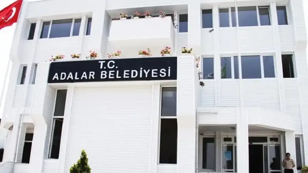 Adalar Belediyesi’ne operasyon! Rüşvet ve imardan Başkan ve 41 kişi gözaltında