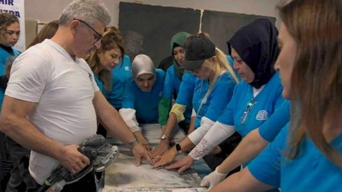 İnşaatları kadın ustalar yapacak