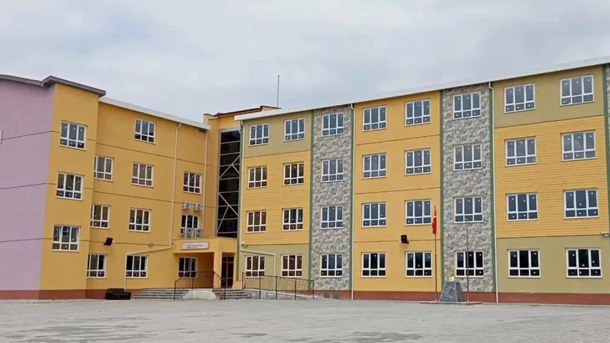 Bursa Gürsu'da üç okul birden açılıyor