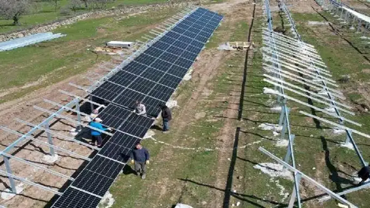 Manisa GES'te panel montajlarına devam