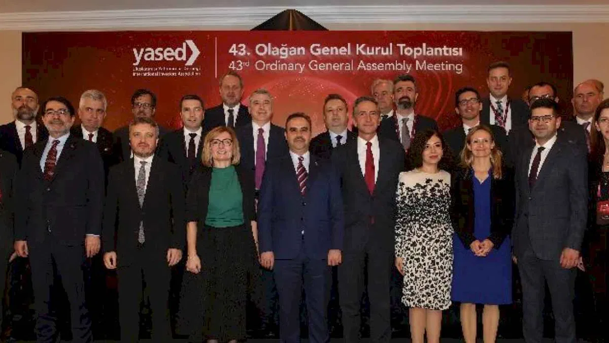 Bakan Kacır: Yatırımcılar bölgesel üretim üssü olarak konumlandırsınlar