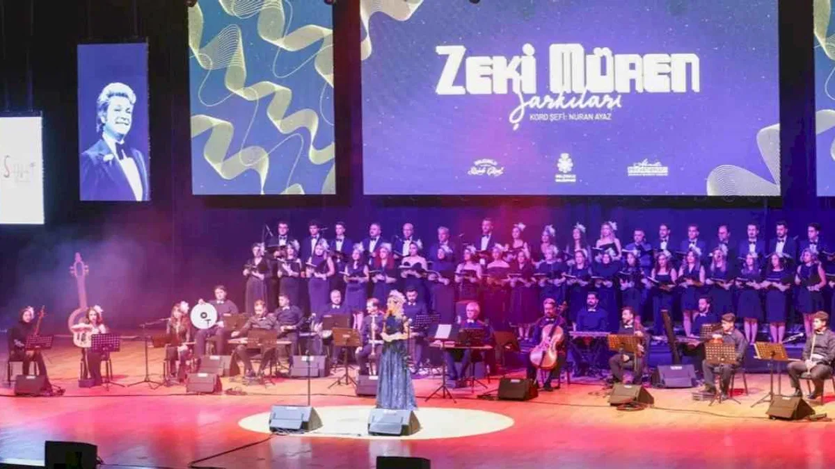 'Zeki Müren Şarkıları' konseri yoğun ilgi gördü