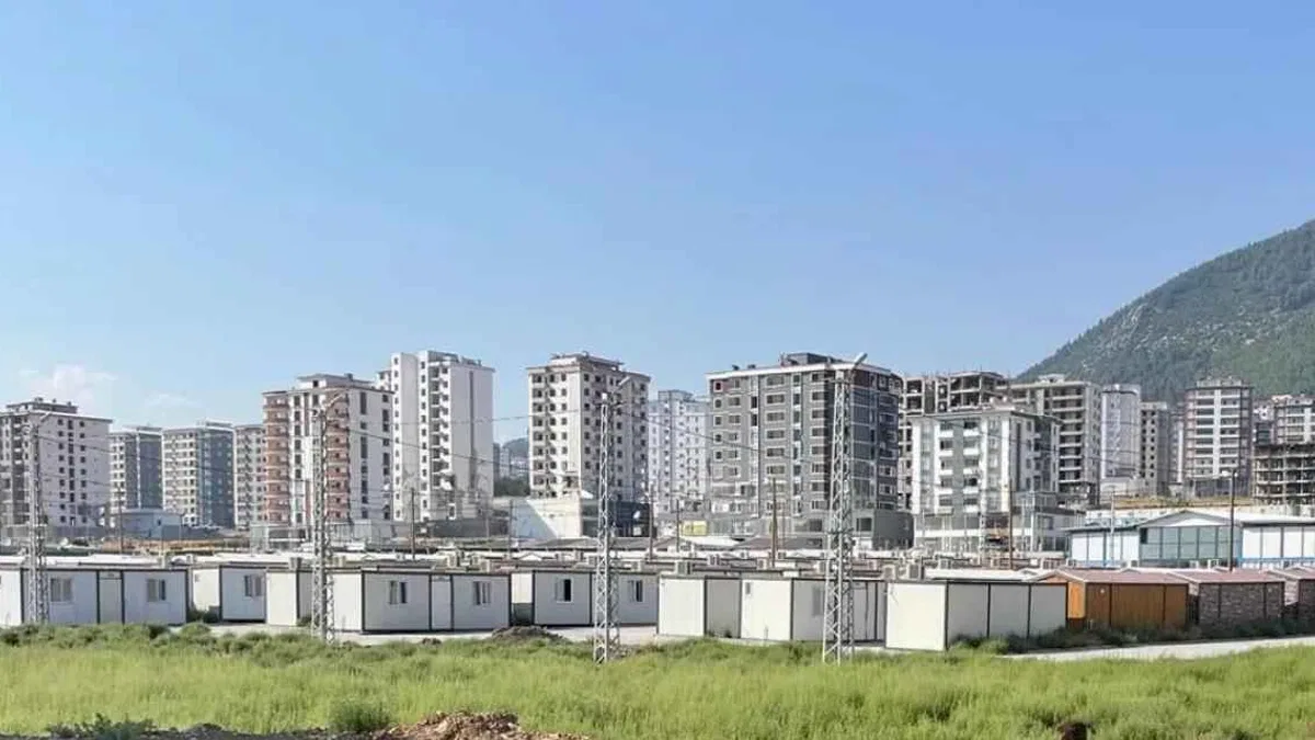 Aksigorta'dan deprem bölgesindeki yardımlara devam