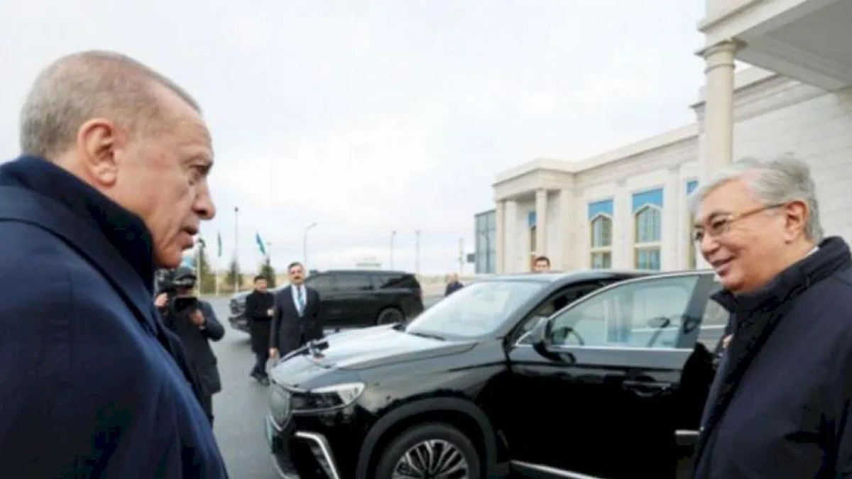 Tokayev'e Togg hediye etti