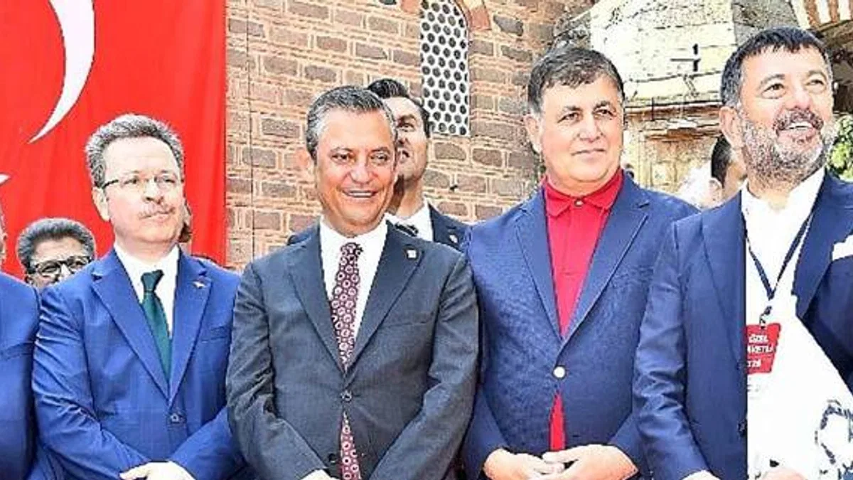 Başkan Cemil Tugay 484'üncü Uluslararası Manisa Mesir Macunu Festivali'ne katıldı