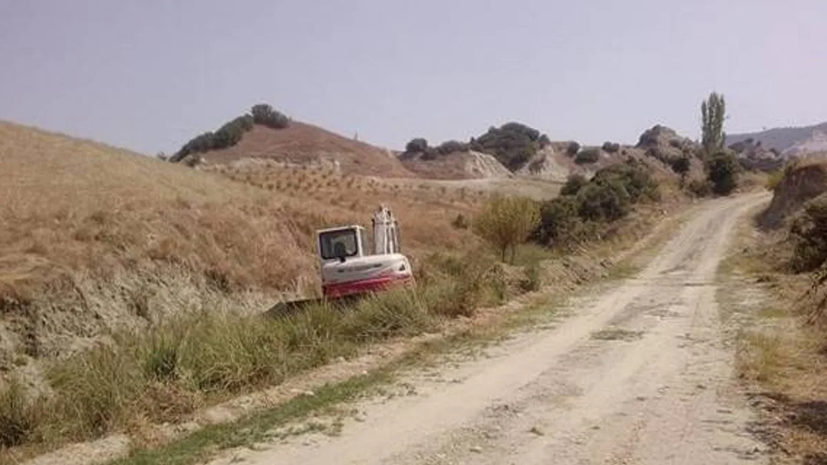 Manisa Karabeyler'de dere temizliği