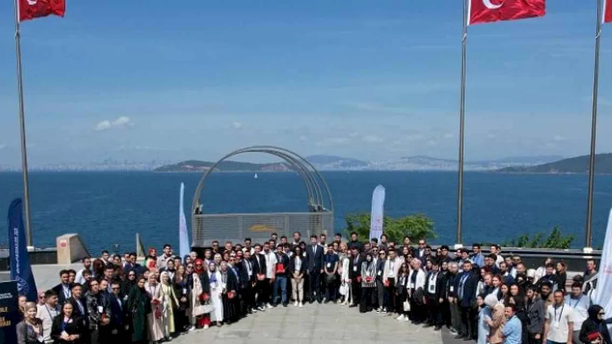 Sivil anayasa için söz gençlerde
