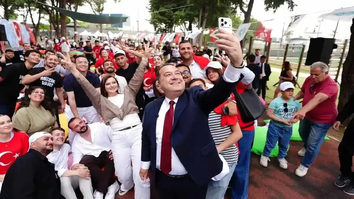 Manisa Büyükşehir'den eğitime destek paketi