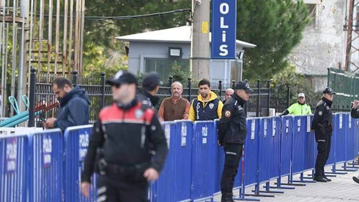 Gözaltına alınan şüphelilerin adliyeye sevki başladı