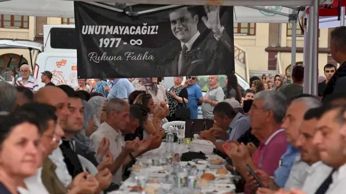 Merhum Başkan Ferdi Zeyrek vefatının 52. gününde dualarla anıldı