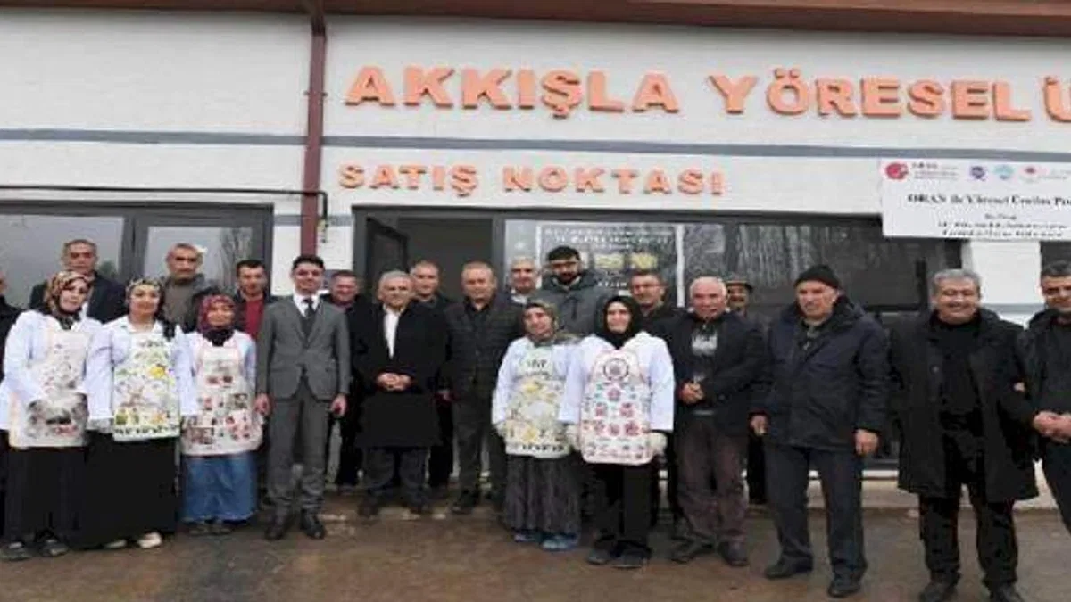 Memduh Büyükkılıç'tan Akkışla mesaisi