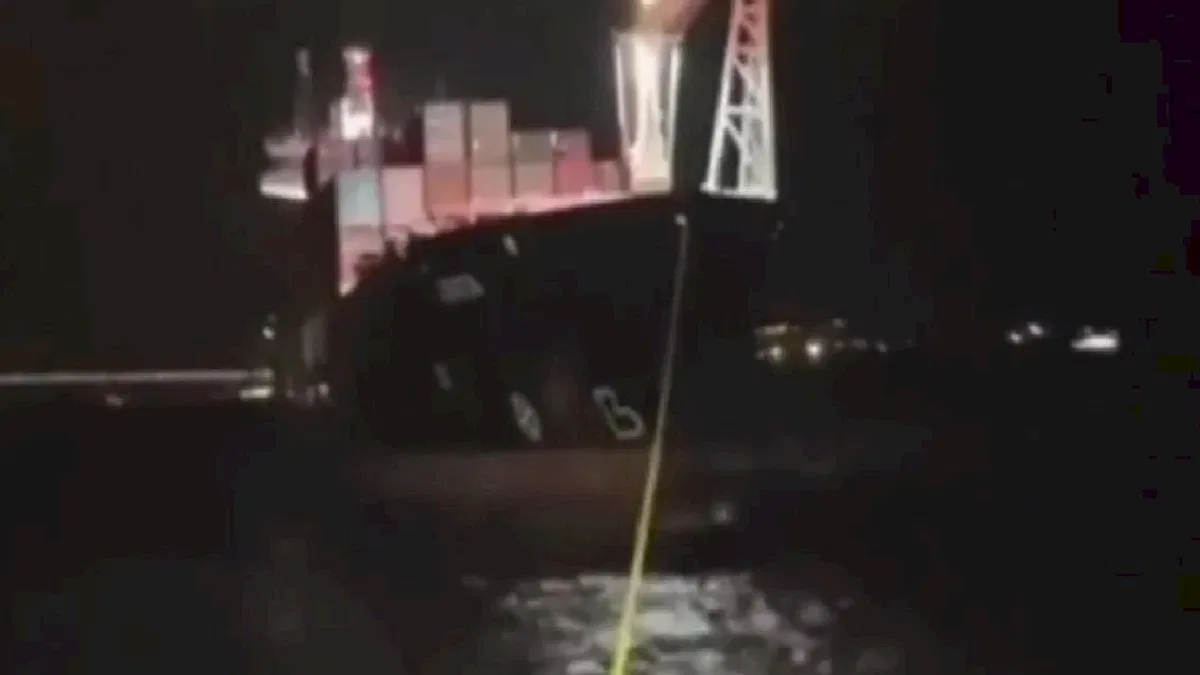 Çanakkale Boğazı'nda arızalanan kargo gemisi kurtarıldı