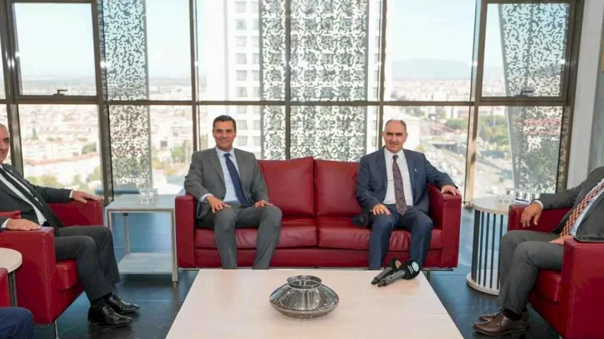 Manisa Büyükşehir Belediye Başkanı Zeyrek, Vali Özkan’ı konuk etti