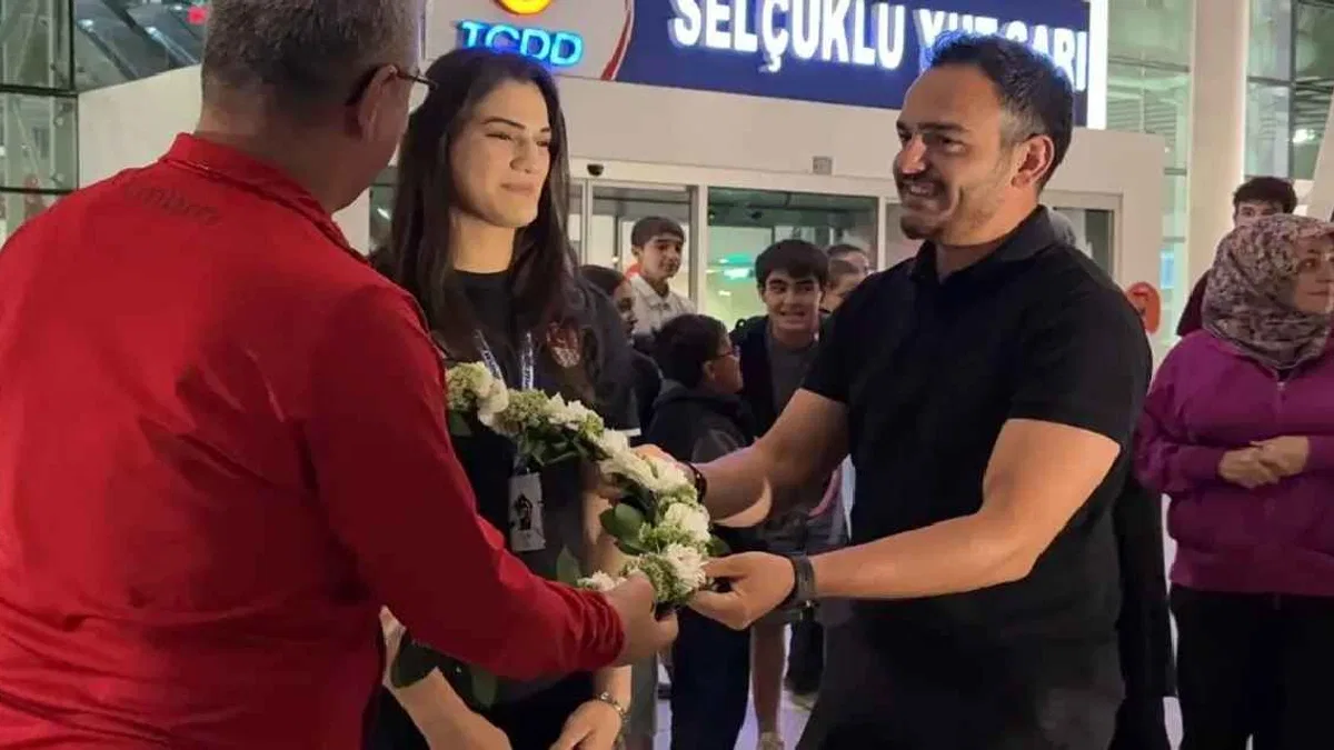 Avrupa ikincisi Konyalı sporcu coşkuyla karşılandı