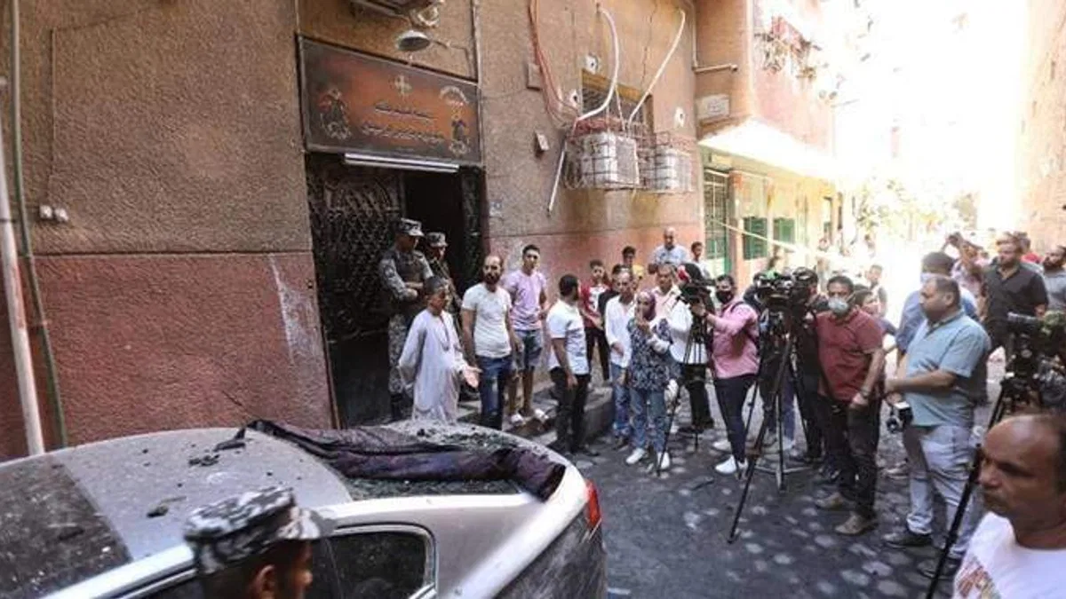 Mısır'daki kilise yangınında ölenlerin ailelerine ve yaralılara tazminat ödenecek