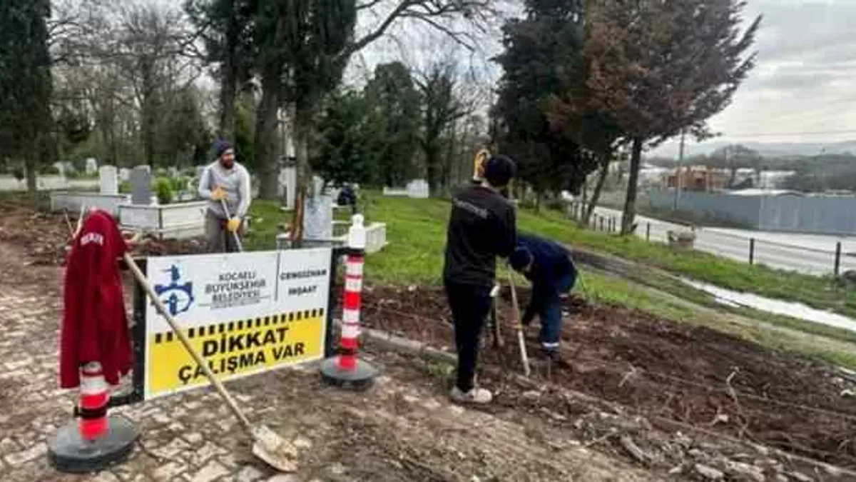 Pelitli Mezarlığı’nda tel çit ve panel uygulaması
