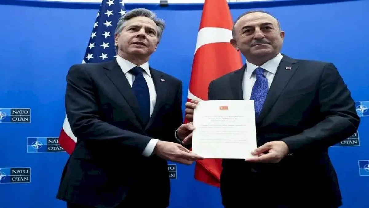 Finlandiya'nın NATO onayı ABD'ye teslim edildi