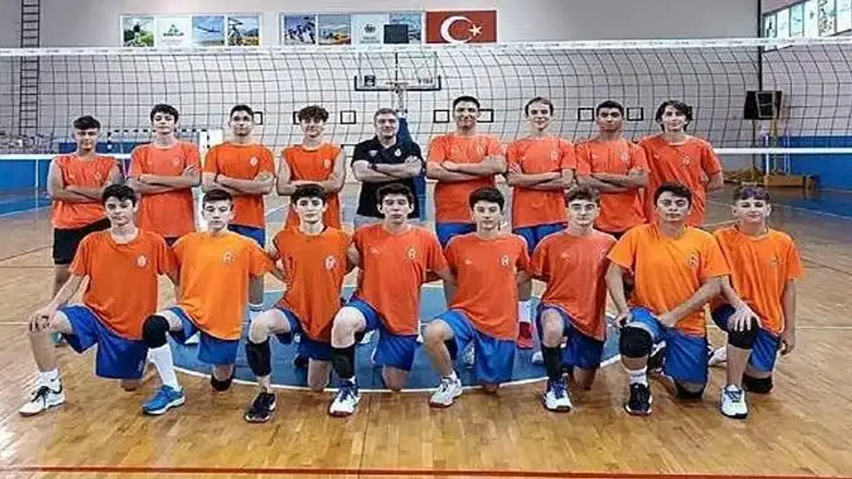 İnegöl Belediyespor Voleybolda 4 Kategoride Yarışacak