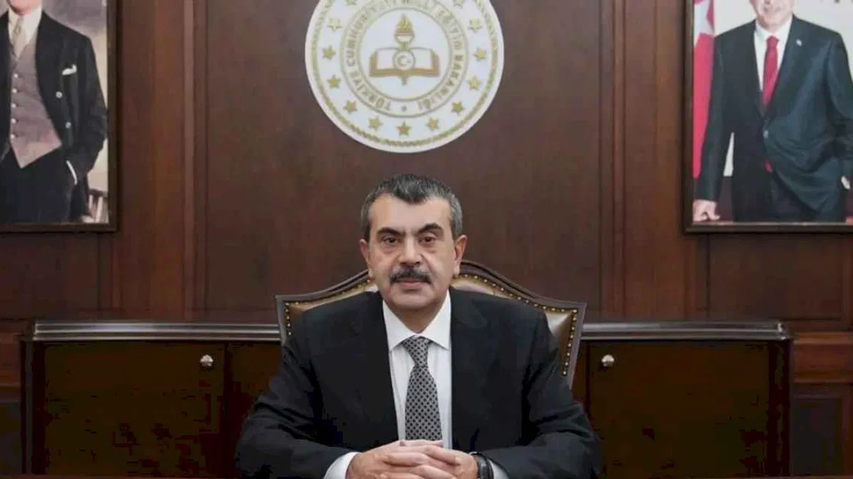 Bakan Tekin: Çocuklarımız ulusal egemenliğimizin güvencesi