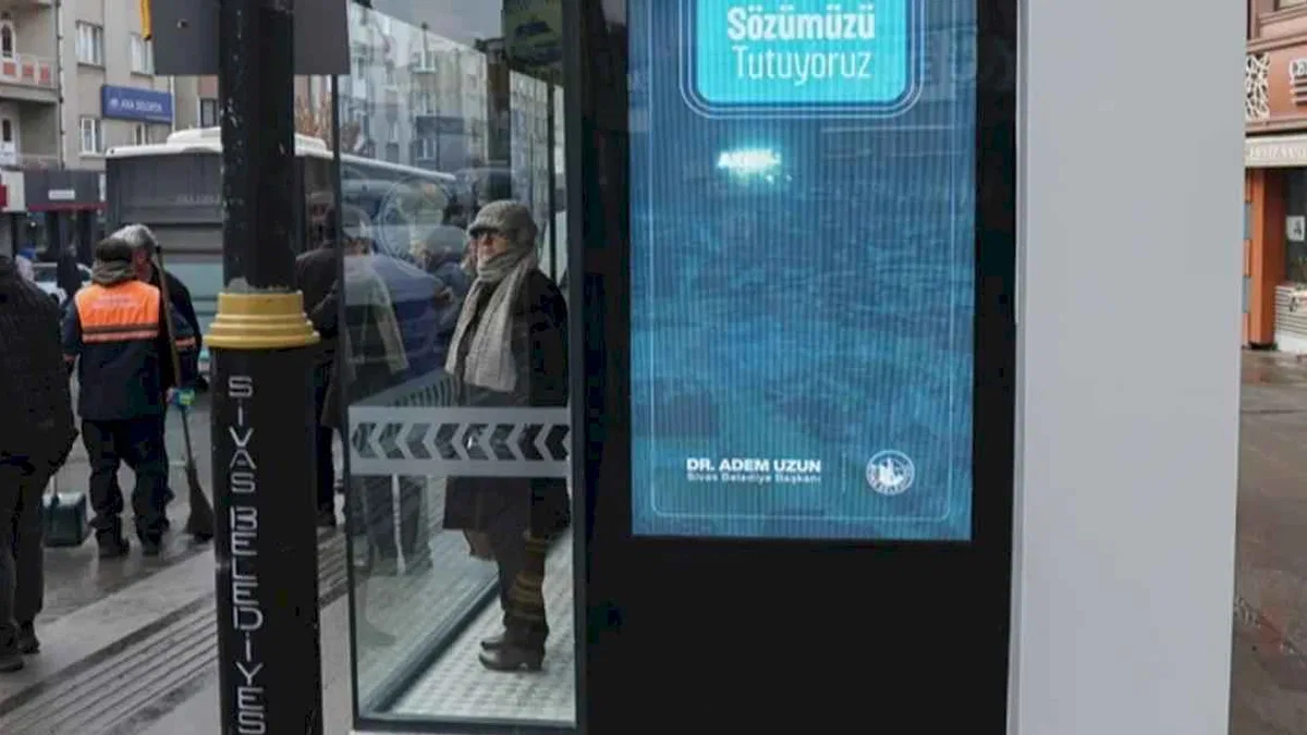 Sivas’ta yeni akıllı ve kapalı duraklar hizmete sunuldu