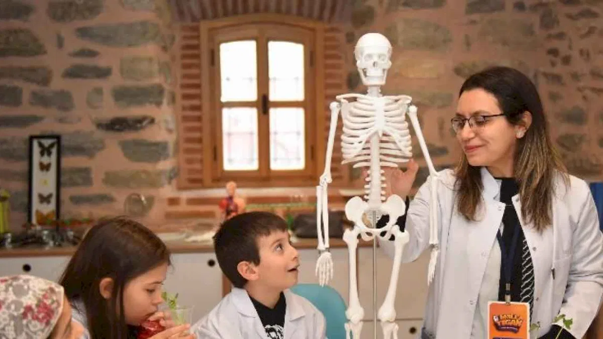 Molla Yegân Çocuk Üniversitesi’nde eğitim zamanı
