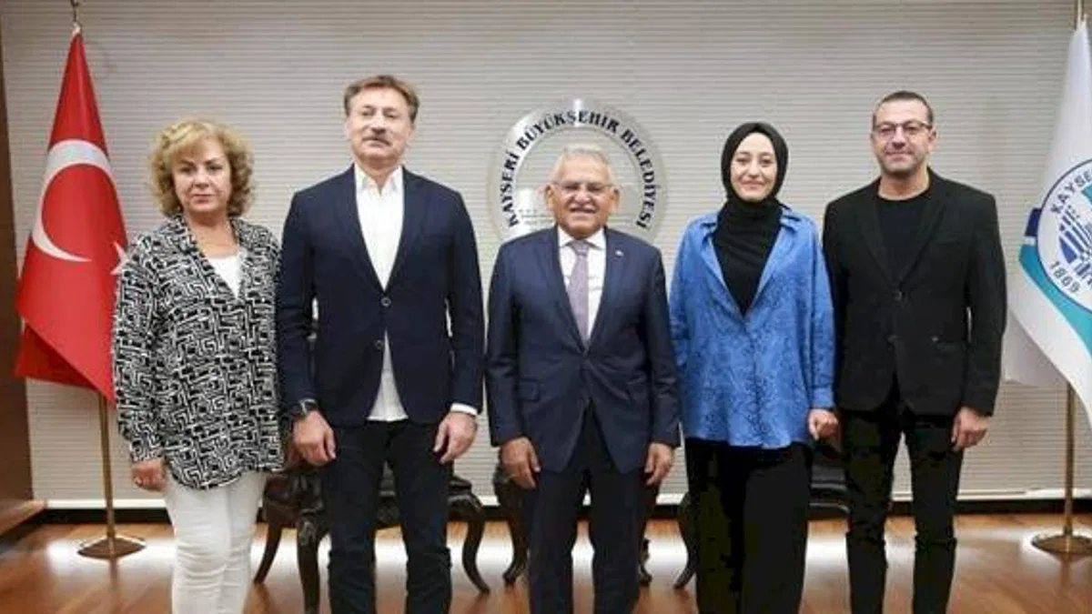 Memduh Büyükkılıç'a İstanbul'dan misafir