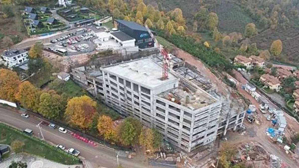 Teleferik otoparkında kaba inşaat bitmek üzere