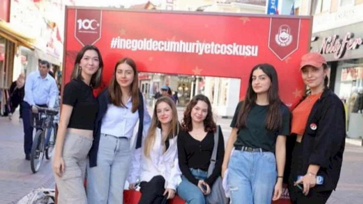 Bursa İnegöl'de Cumhuriyet ölümsüzleştirildi