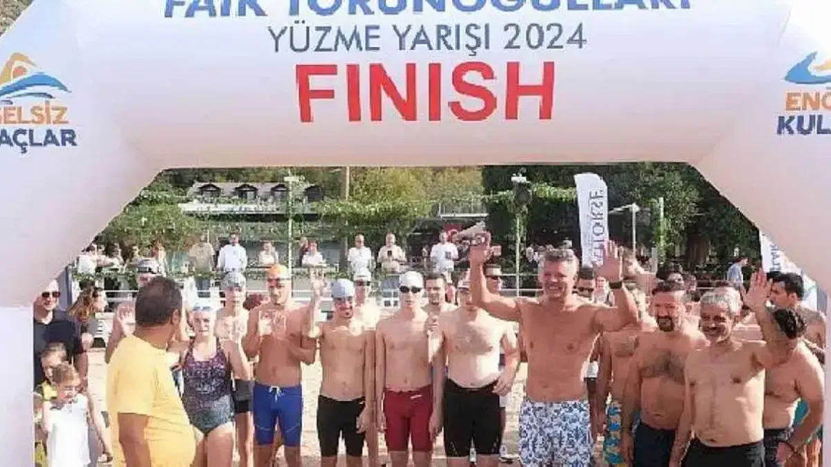Engelsiz Kulaçlar'ın 6.'sı Fethiye'de Gerçekleşti, Özel Eğitime Gereksinim Duyan Gençler Sadettin Saran ile Yüzdü