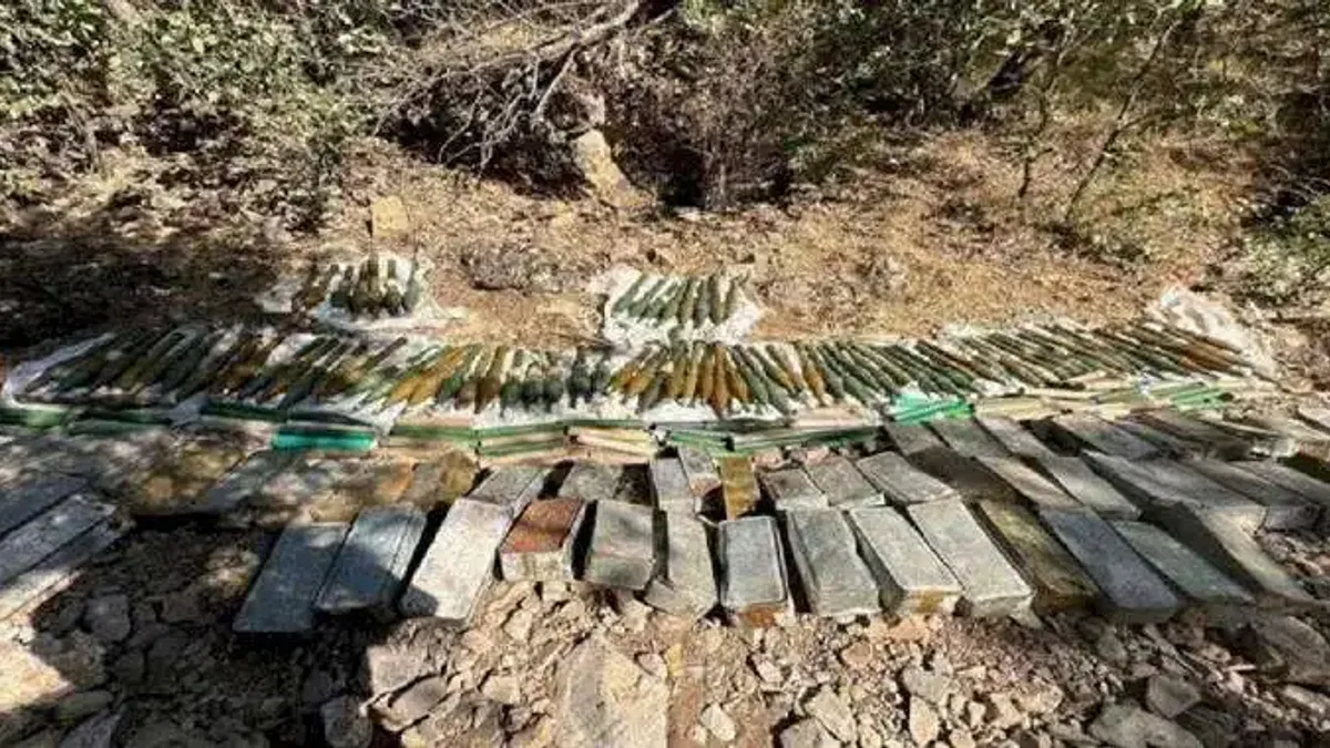 Pençe Kilit'te çok sayıda mühimmat ele geçirildi