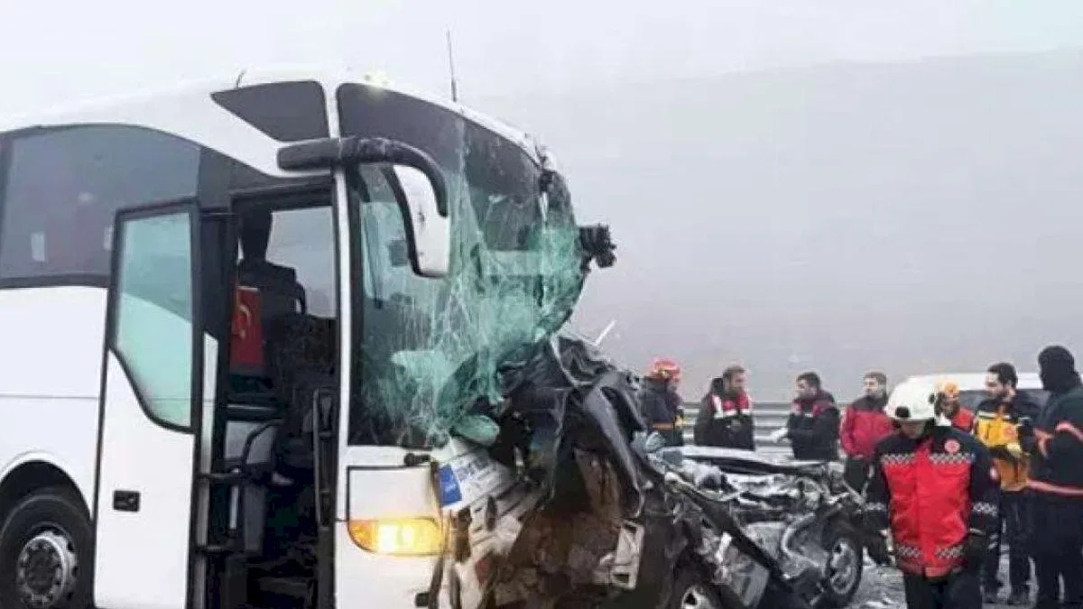 CHP'li vekil otoyoldaki kazayı sorguladı... Kazada ihmal var mı?