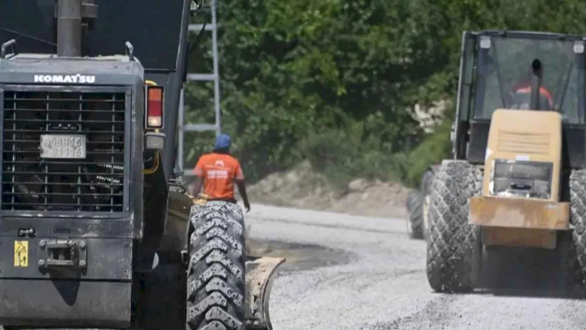 Yarmasu’da 8 kilometrelik yol sathi asfaltla yenilendi
