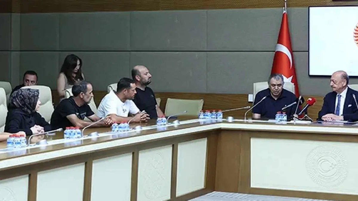 Milletvekili Bilgin TBMM'de maden işçilerinin ailelerini kabul etti