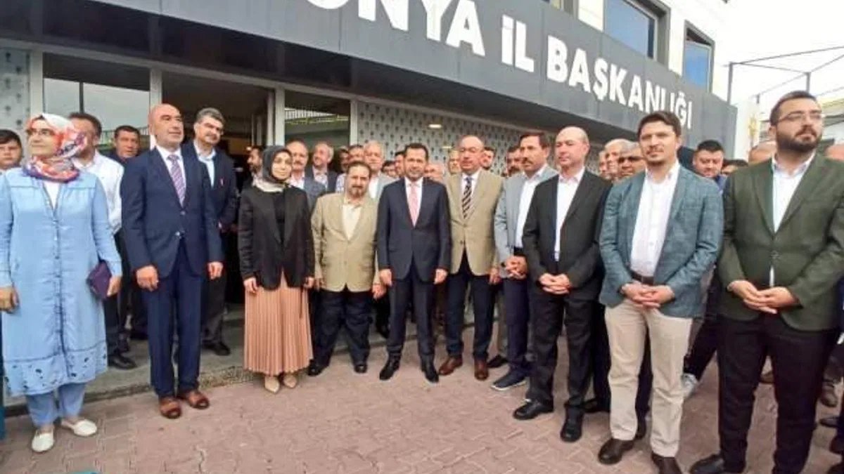 AK Parti'li Usta, Konya'da partisinin bayramlaşma programına katıldı