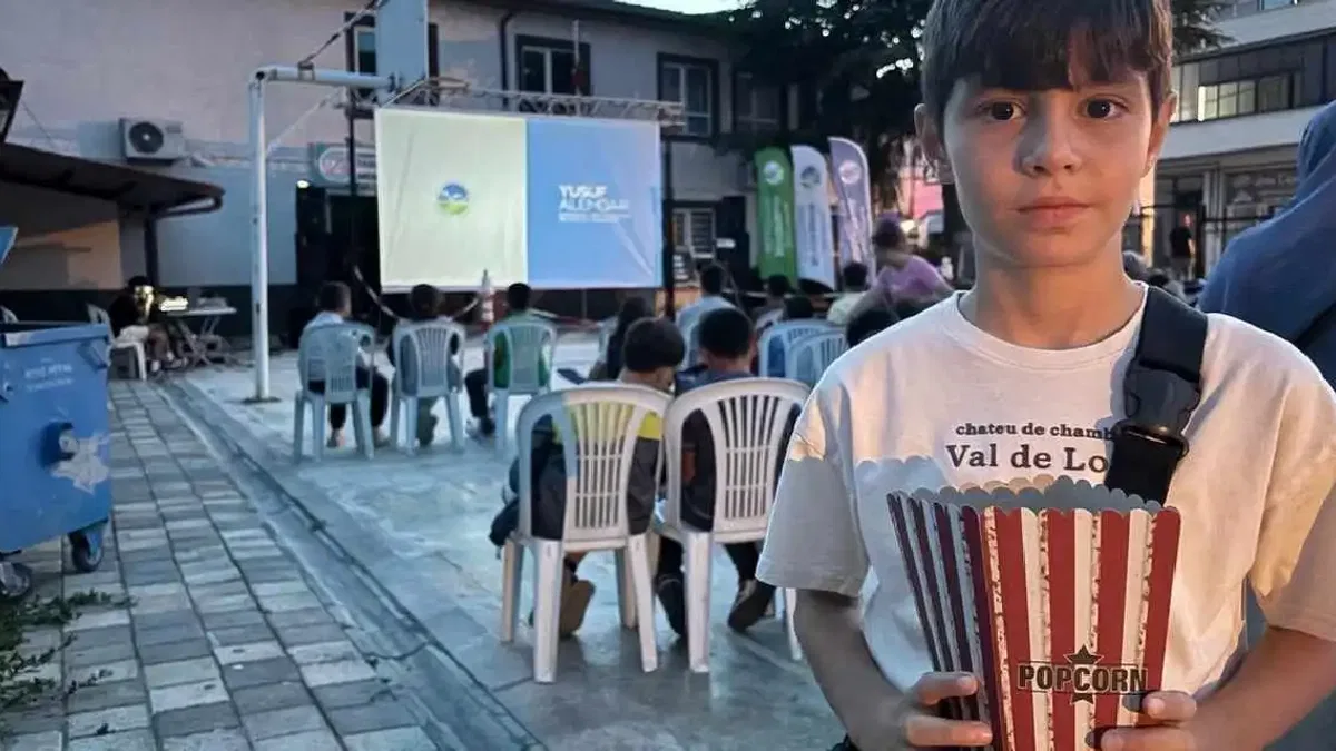 Sakarya'nın Yaz Sineması ilçelerde yaz akşamlarına renk katıyor