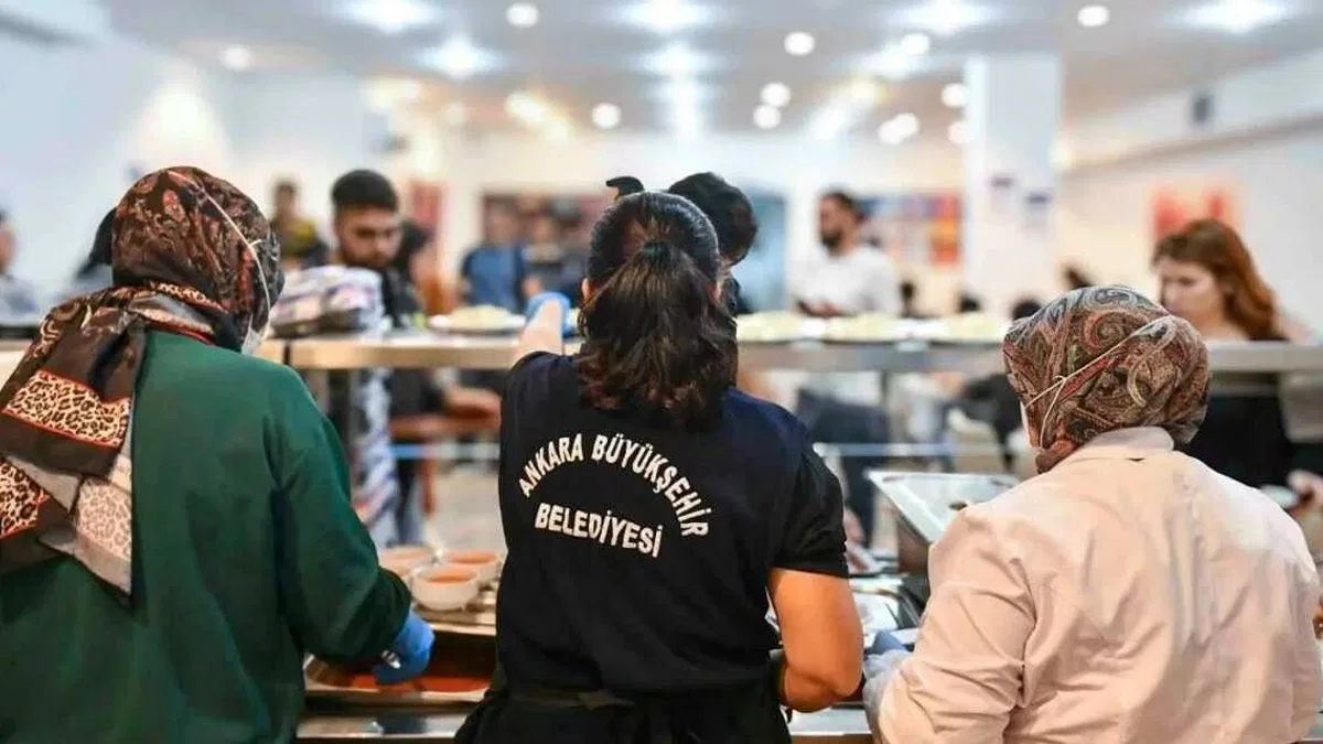 Ankara'da 'Gençlik Sofraları' yeniden kapılarını açıyor