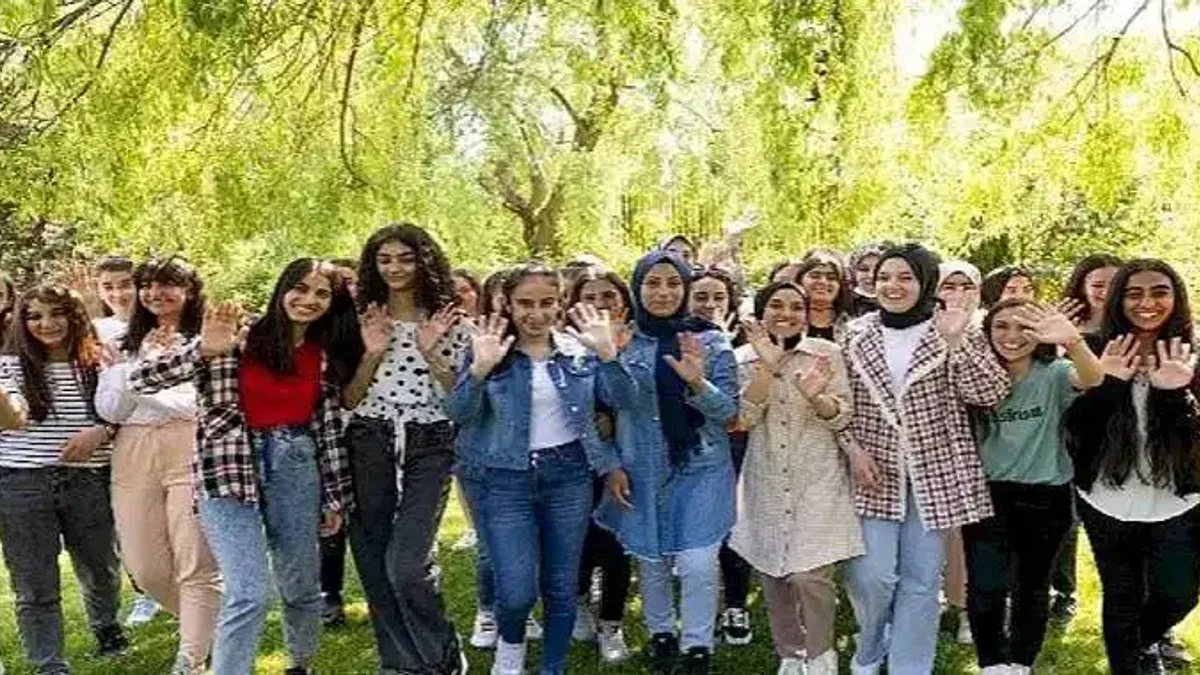 Aydın Doğan Vakfı başarılı kız öğrencileri İstanbul'da ağırlıyor