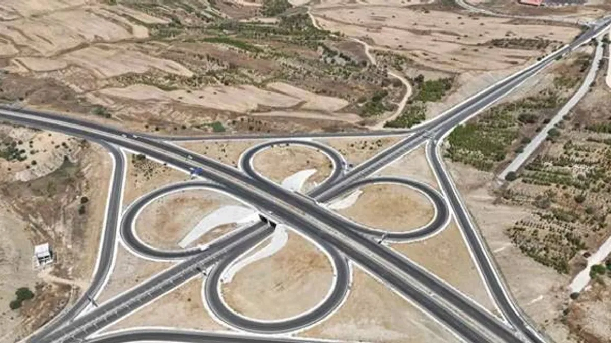 Kıbrıs Çevre Yolu'na start