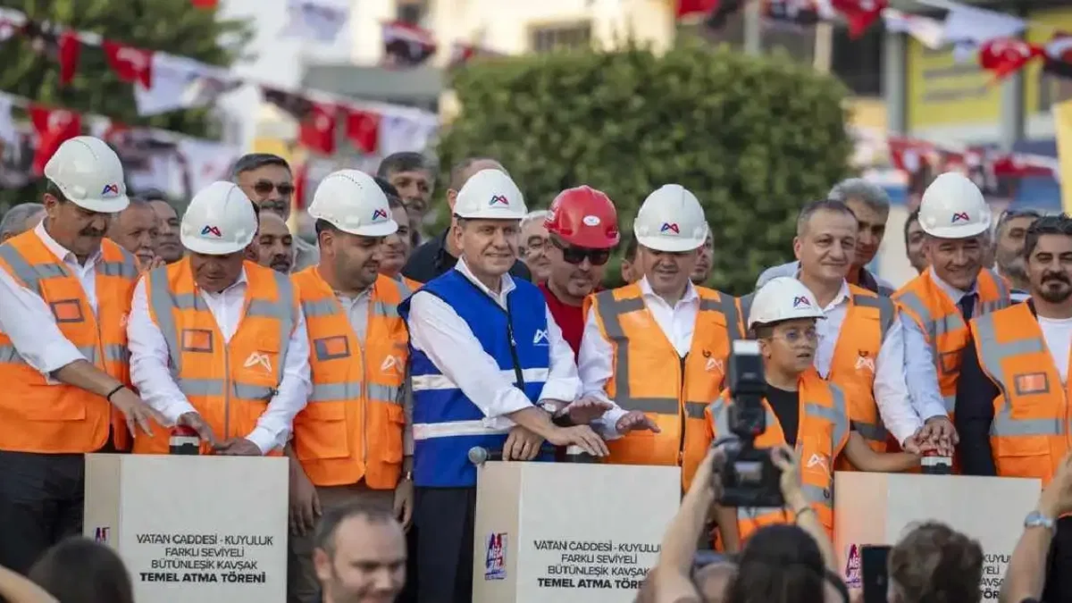 Mersin’de ulaşım için dev yatırım! Vatan Caddesi-Kuyuluk Kavşağı’nın temeli atıldı