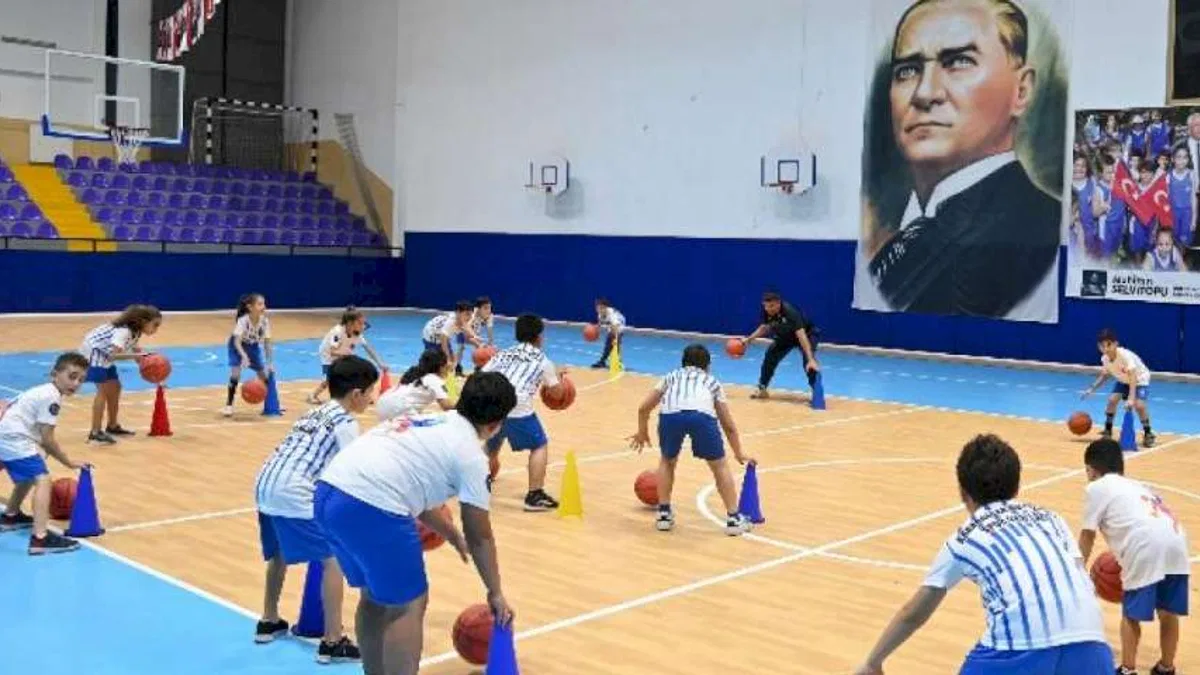 Karabağlar’da spor zamanı