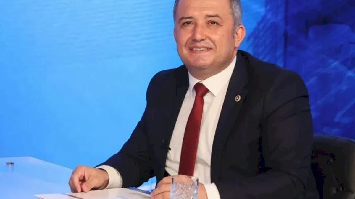 Bağımsız Milletvekili İsa Mesih Şahin yeniden AK Parti'ye katıldı