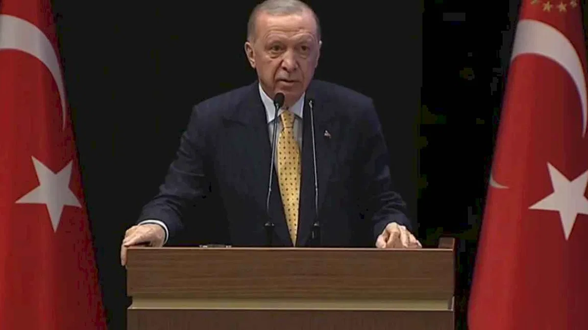 Cumhurbaşkanı Erdoğan'dan Özgür Özel'e sert sözler! Ayağını denk al!