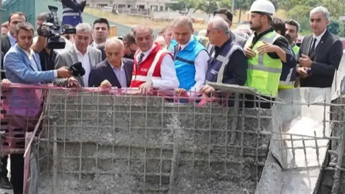 Beylikdüzü'nde Gürpınar Yağmur Suyu Tüneli için temel