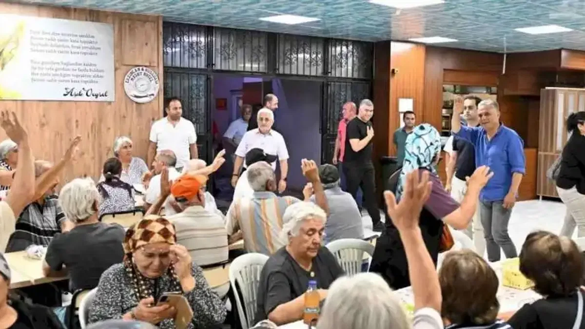 Antalya'da Başkan Uysal’dan anlamlı mesaj