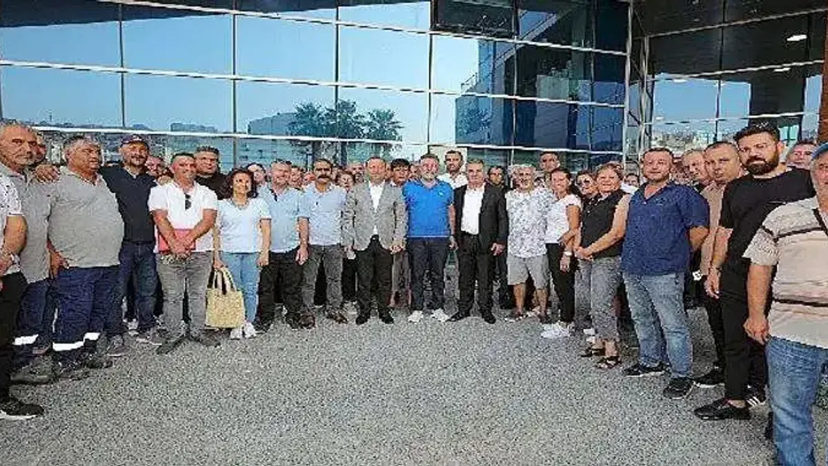 Bayraklı'da yüzleri güldüren ek protokol! - En düşük maaş 22.466 TL oldu